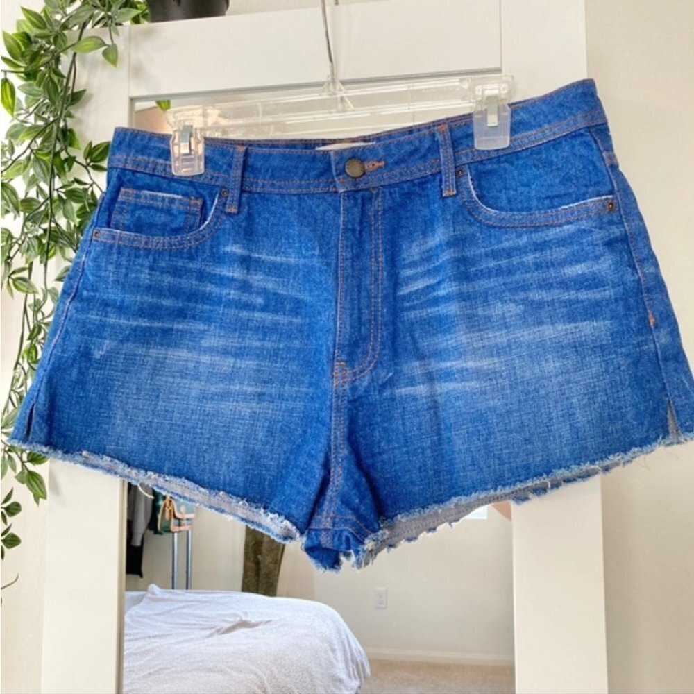 Forever 21 high rise denim cutoff jean shorts size 31